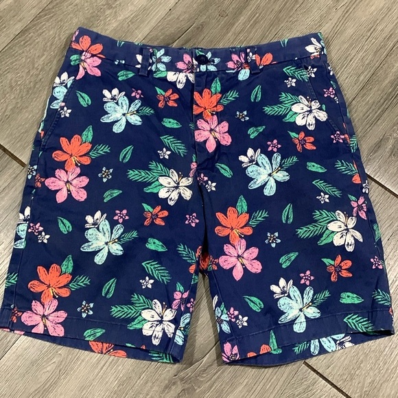 Vineyard Vines by Shep & Inn Breaker Blue Floral Stretch Flat Front Shorts - Picture 1 of 8